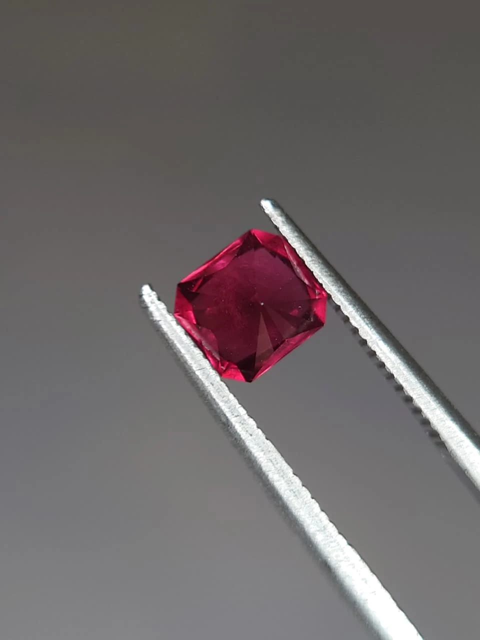 1ct Natural Umbalite Garnet from Tanzania — view 6